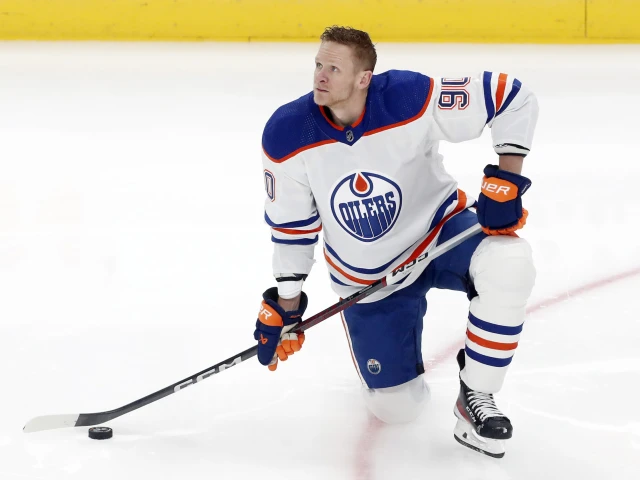Oilers’ Corey Perry plays in his 200th career playoff game