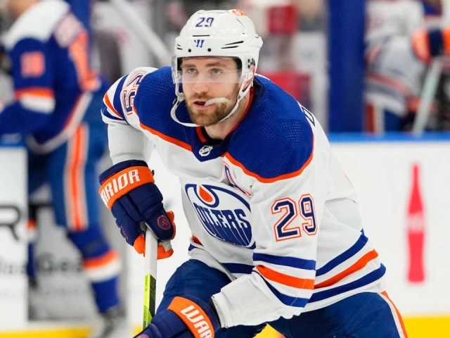 Oilers’ Leon Draisaitl a game-time decision for Game 2 vs. Canucks