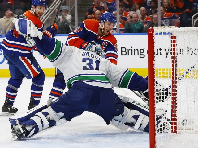 Instant Reaction: Oilers throw 45 shots on goal but Canucks win Game 3