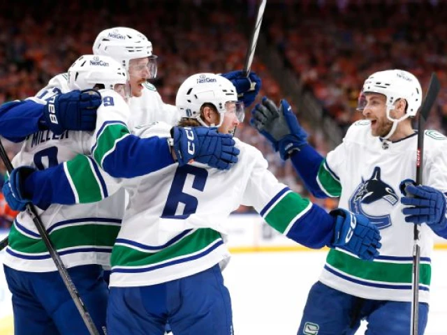 Canucks hold off Oilers for 2-1 lead in series