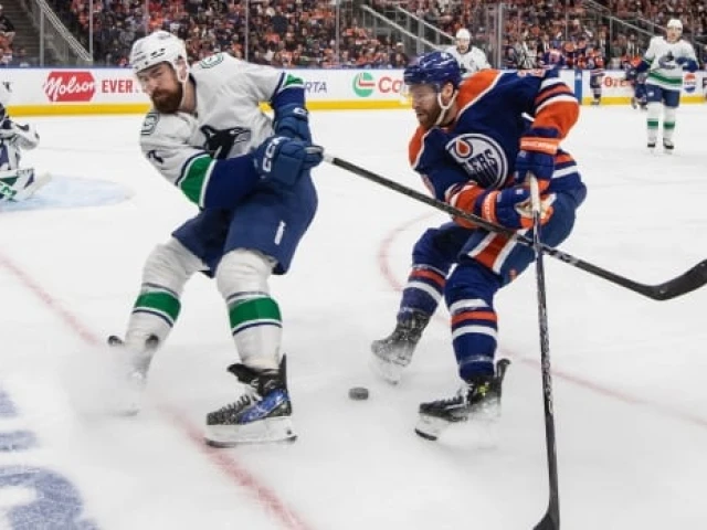 Bouchard scores late as Oilers even series with 3-2 win over Canucks