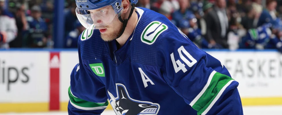 Tocchet: Pettersson among Canucks' 'passengers'