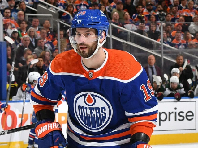 Henrique back in Oilers' lineup, McLeod scratched