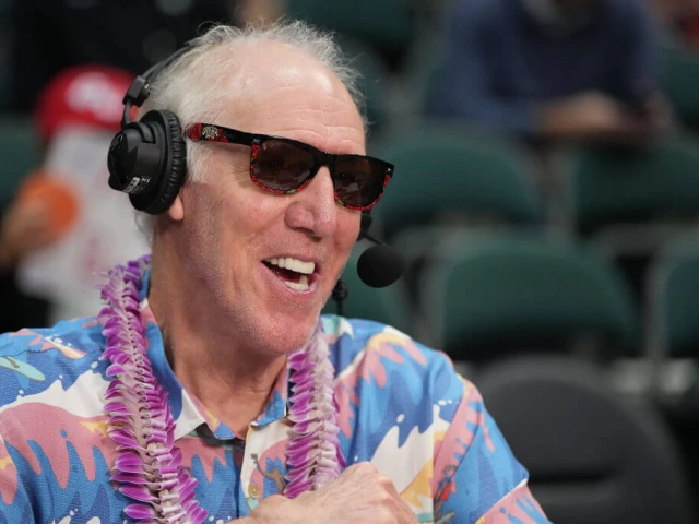 Remembering the transcendent Bill Walton, plus Angel Hernandez's shock retirement