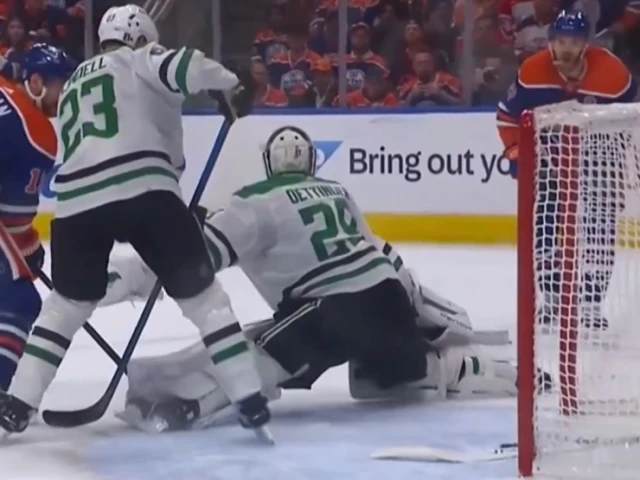 Oettinger's discarded stick makes an extremely bizarre save vs Oilers