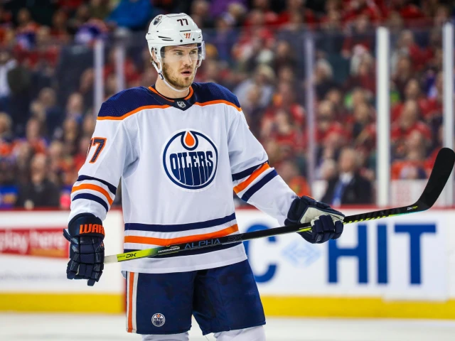 WATCH: Former Oilers defenceman Oscar Klefbom helps rile up the crowd at Rogers Place