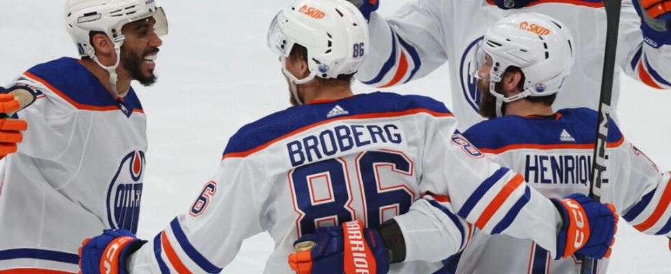 Oilers tame Stars to move within win of final