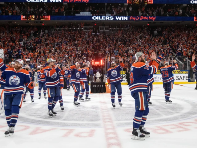 Very Superstitious: Oilers, Panthers keep distance from conference championship trophies