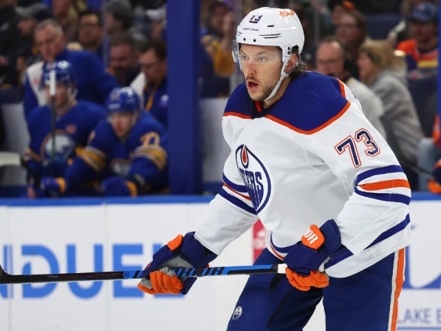 Game 2 Notebook: Oilers’ Knoblauch shuffles deck in a big way vs. Panthers