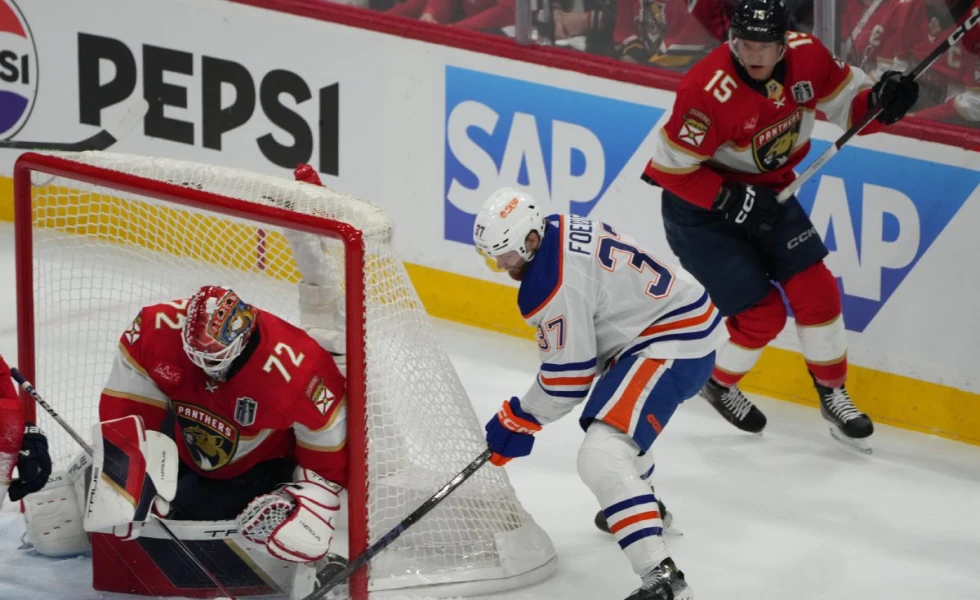 Oilers’ Warren Foegele ejected for kneeing vs. Panthers