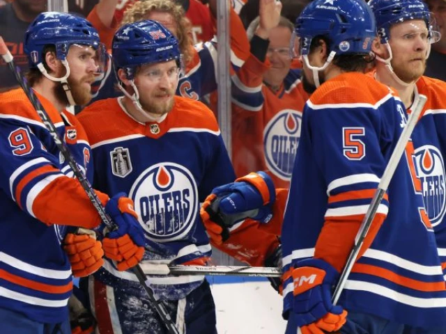 Gushin' with goals: Oilers avoid sweep, win 8-1