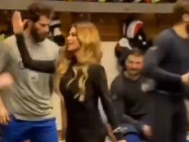 Shania Twain hyped up Oilers in the dressing room last night