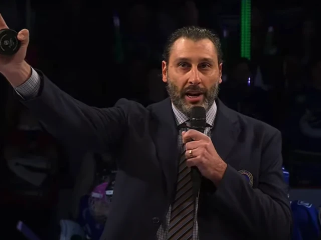 Luongo to hype up Florida crowd before Stanley Cup Final Game 7