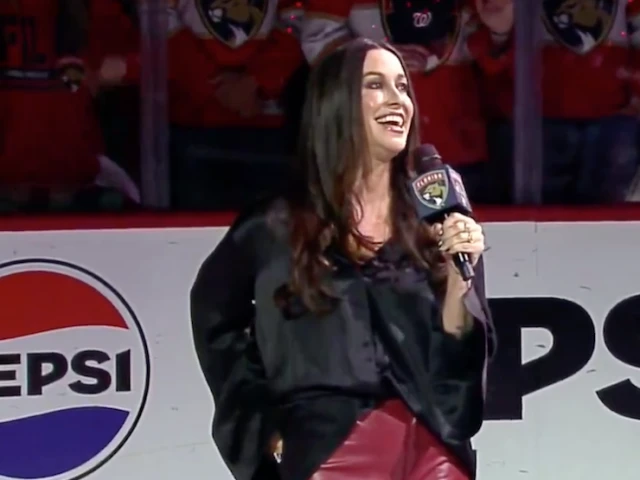 Oilers fans belt out O Canada quicker than Alanis Morissette