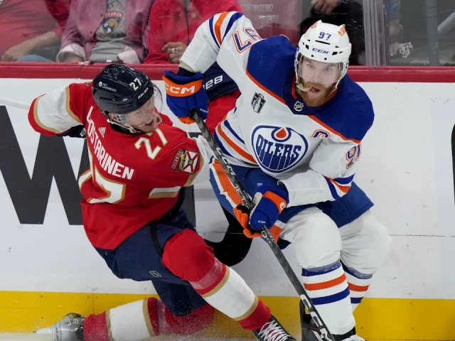 Oilers’ Knoblauch declines to comment on McDavid’s injury status