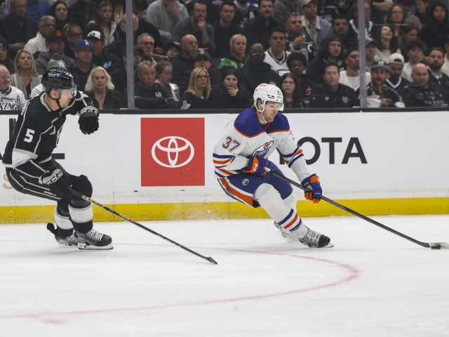 Free agent Warren Foegele signs three-year contract with the Los Angeles Kings