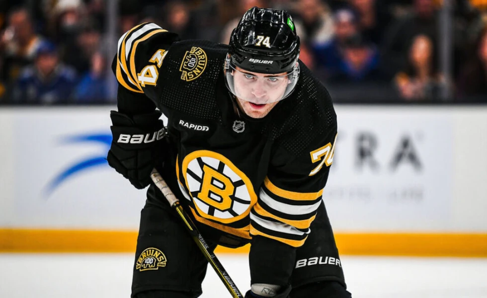 Canucks sign DeBrusk, Desharnais