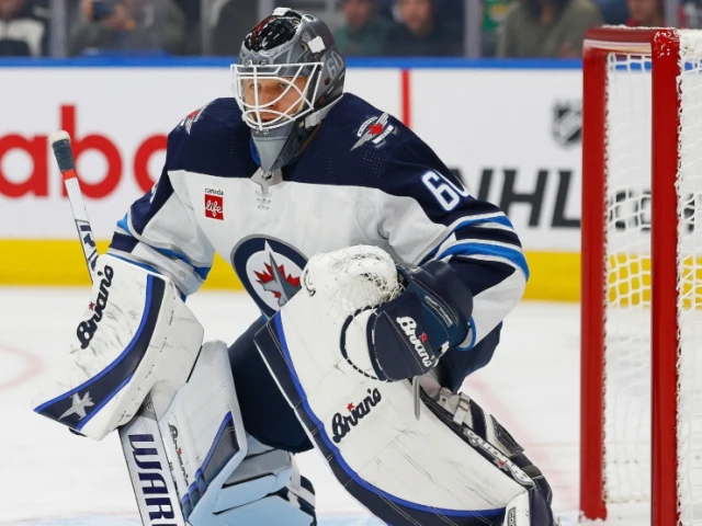 Oilers sign AHL goaltender Collin Delia to one-year deal