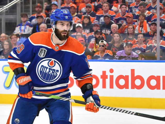 Report: Henrique staying with Oilers on 2-year, $6M deal
