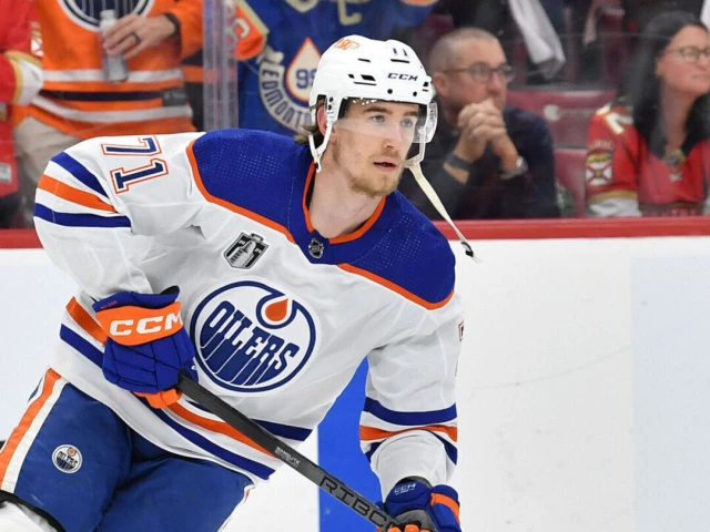 Report: Oilers shipping McLeod to Sabres for Savoie