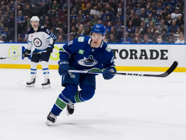 Edmonton Oilers acquire forward Vasily Podkolzin from Canucks