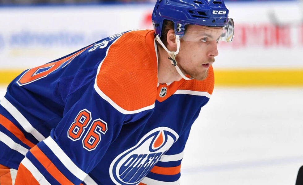 Report: Oilers decline to match Blues' offer sheets for Broberg, Holloway