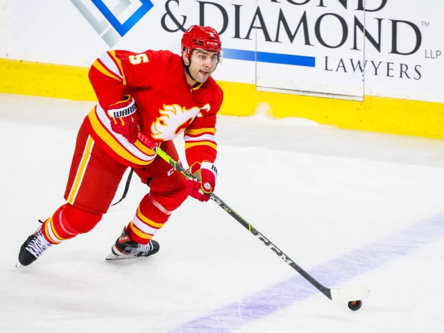 The Edmonton Oilers have reportedly spoken with free agent defenceman Mark Giordano