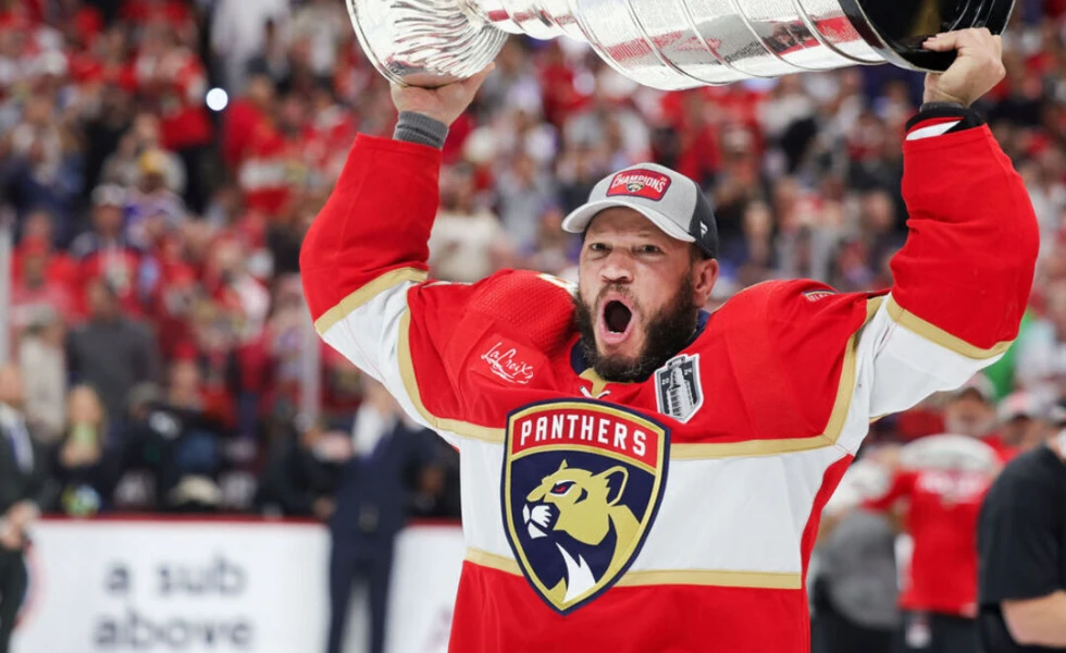 Okposo retires a Stanley Cup champion after 17 seasons