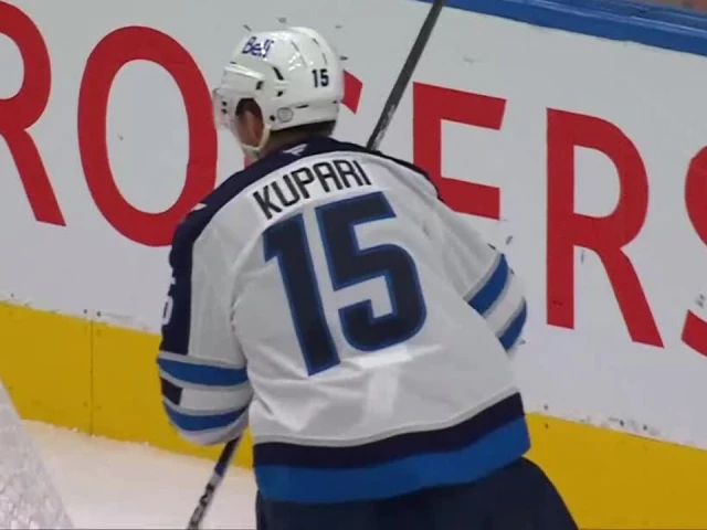 Jets’ Kupari, Samberg combine for two goals in 20 seconds to extend lead