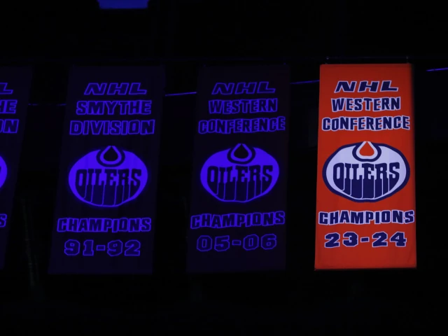 The Day After -1.0: Oilers raise Western Conference banner, but don’t have banner night