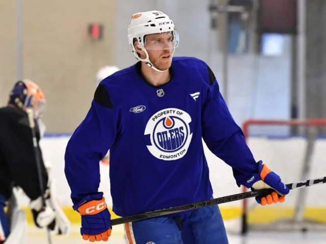 Oilers curiously recall both Caggiula and Philp