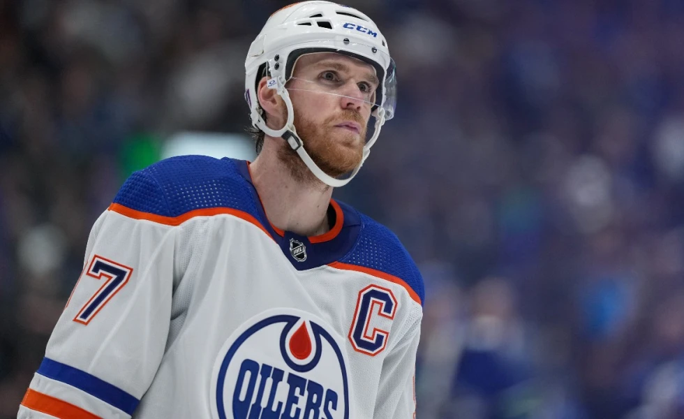 Oilers avoid worst-case scenario with Connor McDavid injury