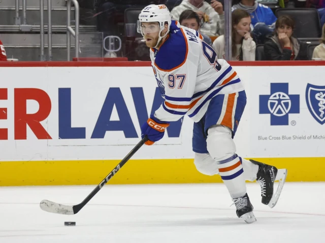 Connor McDavid skates with Oilers after receiving 'good news' on ankle injury