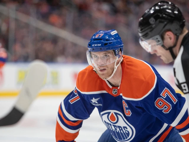 McDavid reaches 999 points, Draisaitl scores twice as Oilers top Islanders in OT