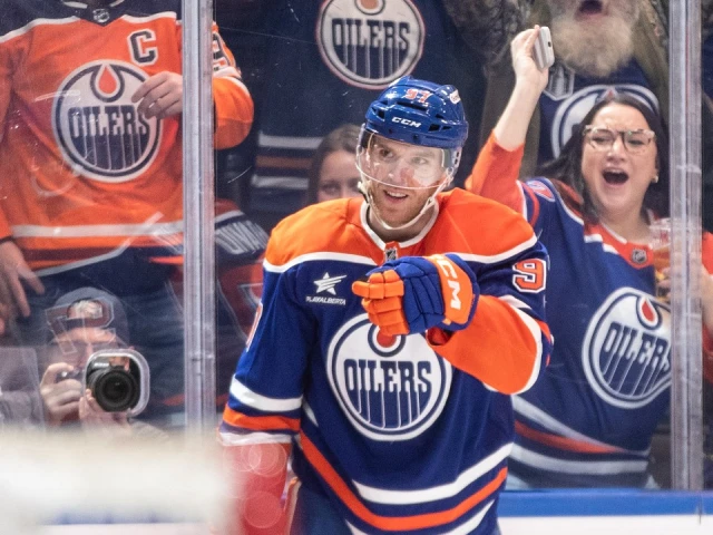 ‘Never been a player like him’: Oilers’ McDavid hits 1,000 points in spectacular fashion