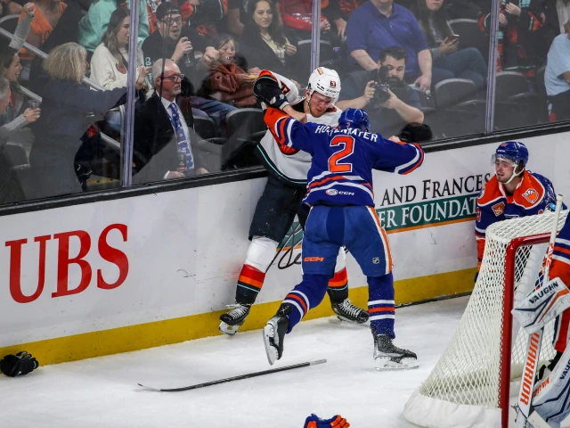 Oilers acquire forward Jacob Perreault from Canadiens for defenceman Noel Hoefenmayer