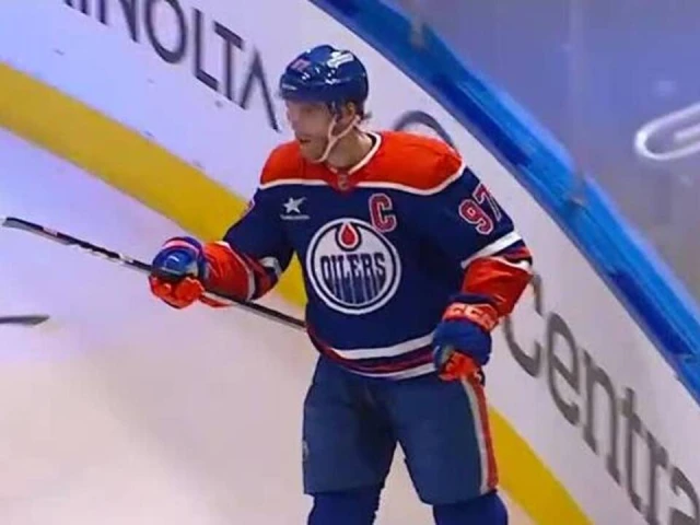 Gotta See It: McDavid splits Lightning’s defences for slick goal