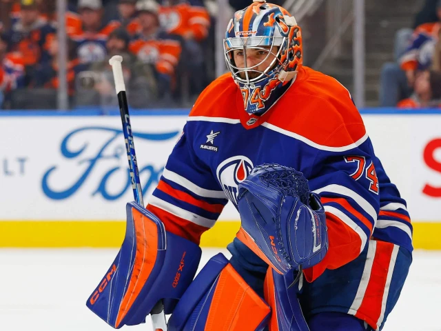 Oilers' Stuart Skinner rebounds against Lightning: 'He’s been really solid'