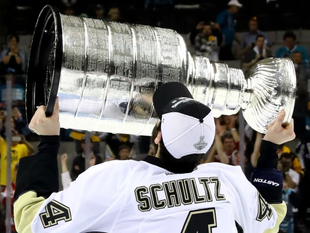 Two-time Stanley Cup winner and former Oiler Justin Schultz retires after 12 NHL seasons