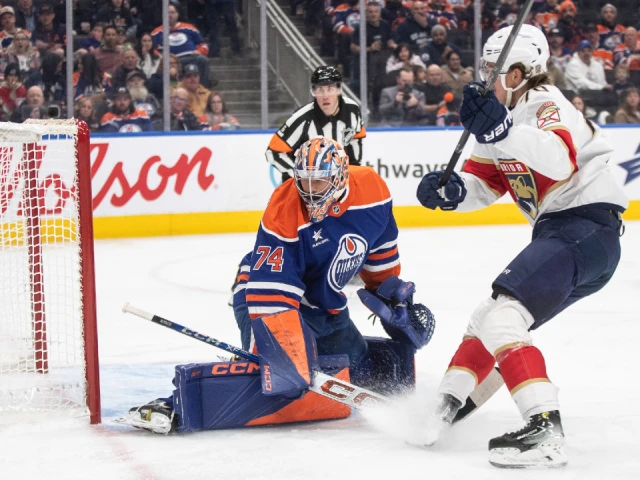 ‘Costly mistakes’: Oilers’ defence falters in sloppy Stanley Cup rematch