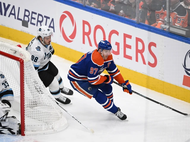 Connor McDavid passes Mark Messier for third-most points in Oilers history