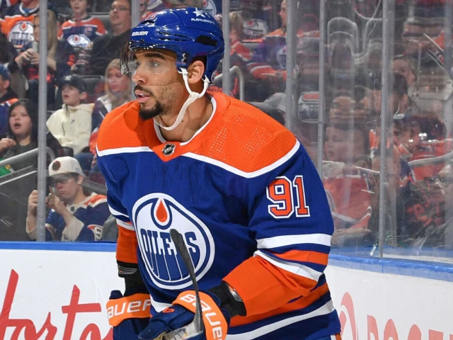 Oilers' Kane undergoes knee surgery