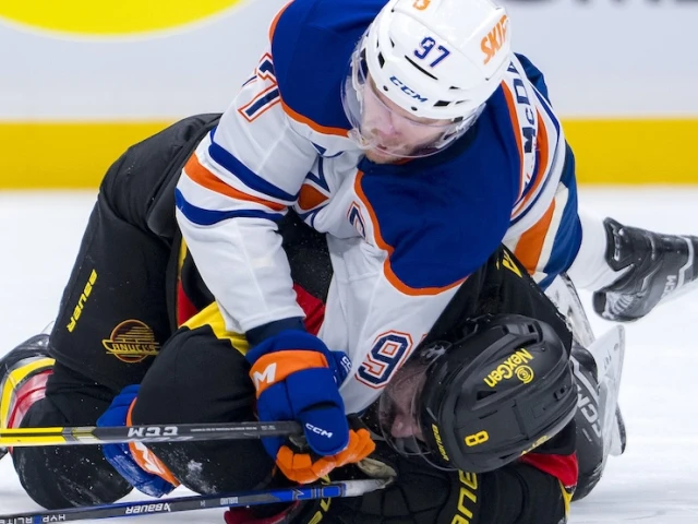 NHL gives matching suspensions to McDavid and Myers for cross-checks in Canucks-Oilers game