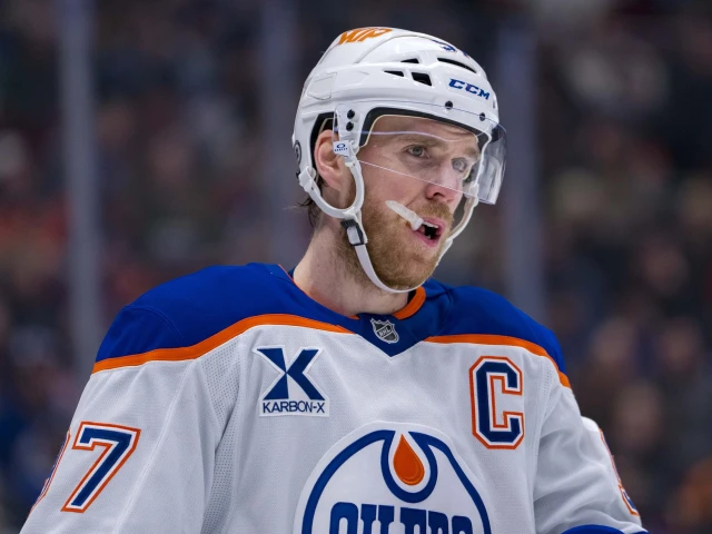 ‘You have to protect yourself’: NHL’ers speak out about McDavid’s cross-check, three-game suspension