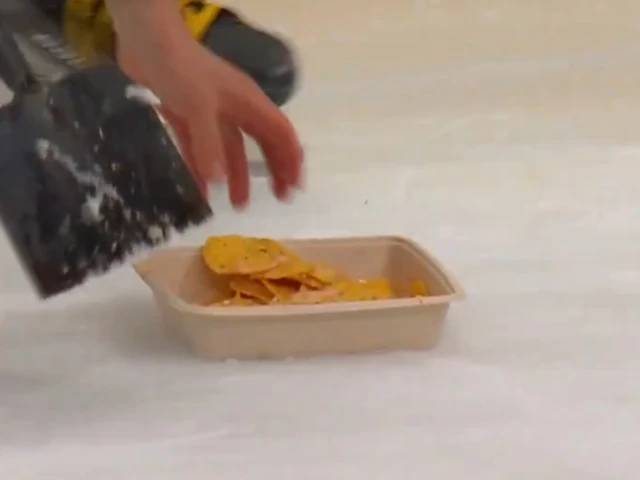 Corey Perry reacts to strange Edmonton Oilers nacho goal