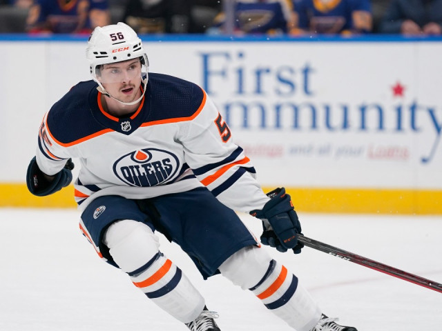 Oilers trade Yamamoto, Kostin to Red Wings for future considerations