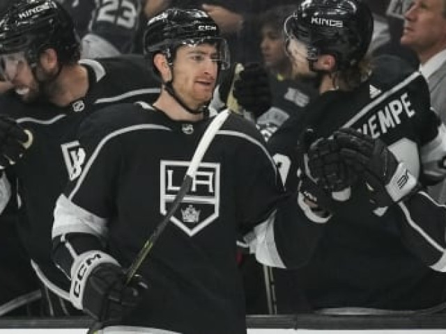 Winnipeg Jets avoid arbitration, agree to two-year contract with former L.A. Kings forward