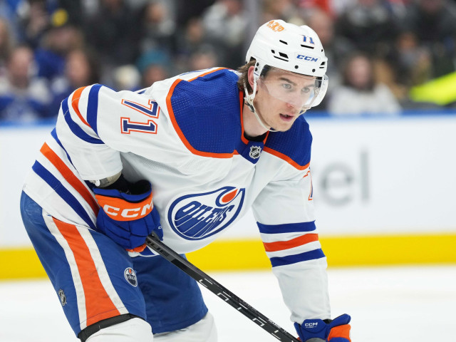 Edmonton Oilers sign Ryan McLeod to two-year contract