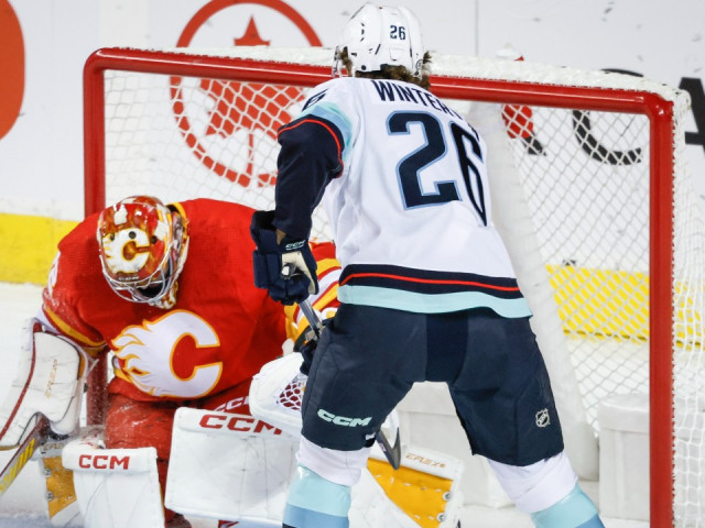 Kailer Yamamoto scores twice, helps Kraken best Flames