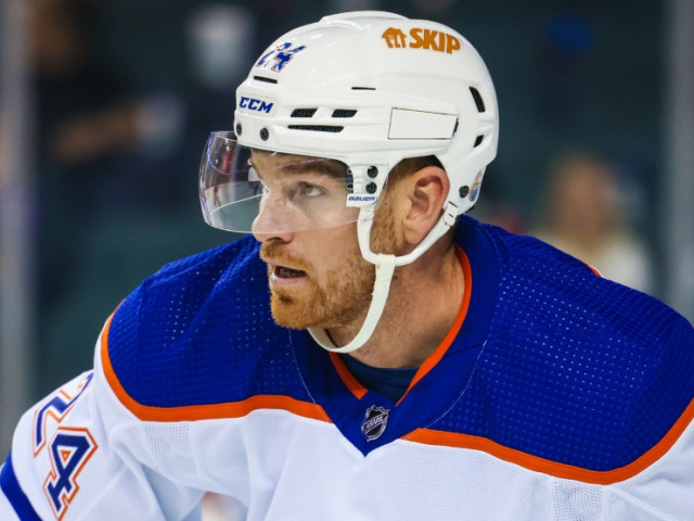 Oilers place four players on waivers